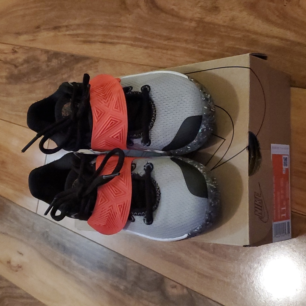11C Kyrie Flytrap Nike